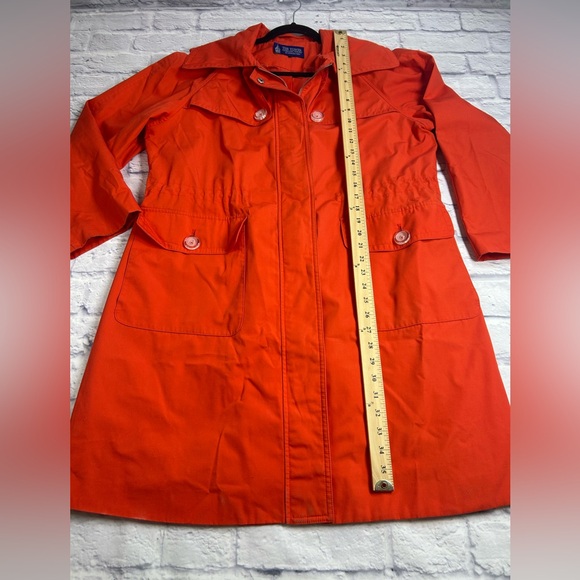London Fog Tower Collection Vibrant Burnt Orange Trench Coat/Rain Coat. - Picture 6 of 9